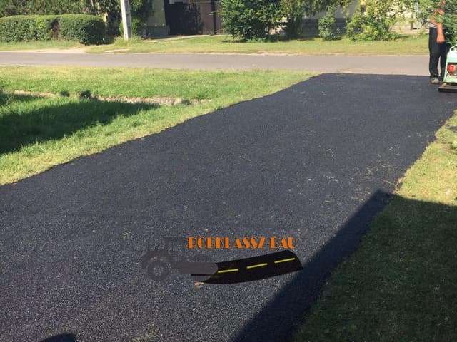 Útépítés